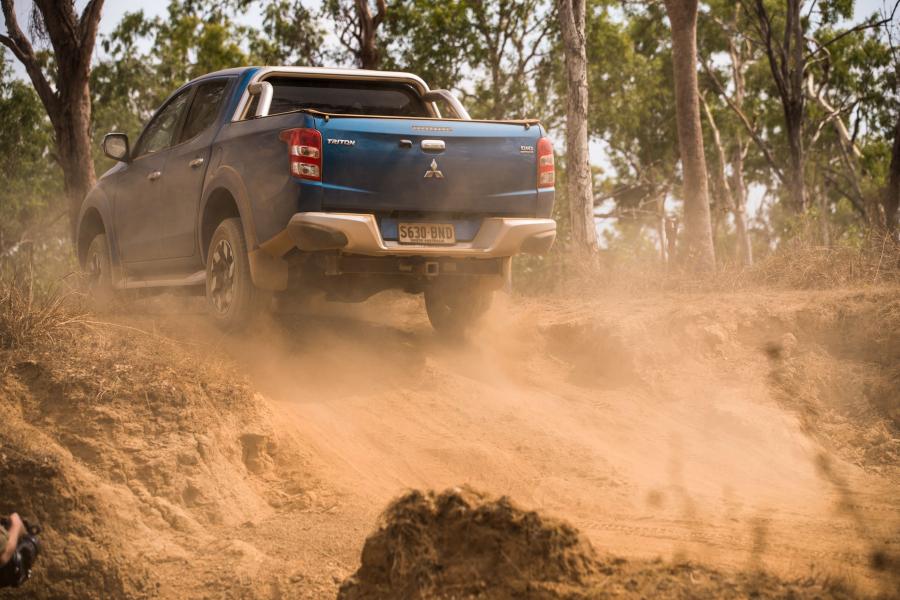  Mitsubishi Triton GLS Double Cab 2015 года  (AU) (фото 26 из 27)